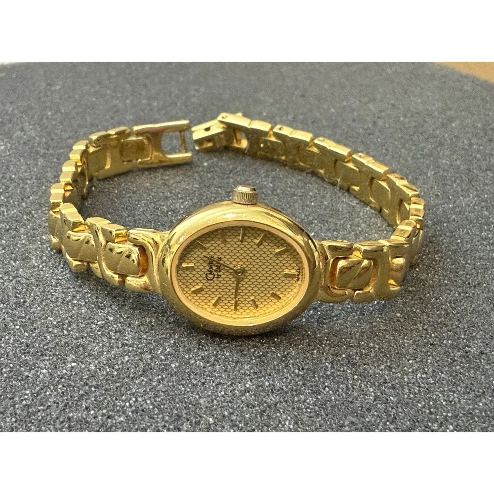 Vintage‎ Caravelle by Bulova Oval Watch 90s Dress Watch 15 Quartz Not Tested